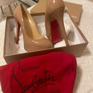 Christian Louboutin Bianca 140 patent calf size 35.5 nude